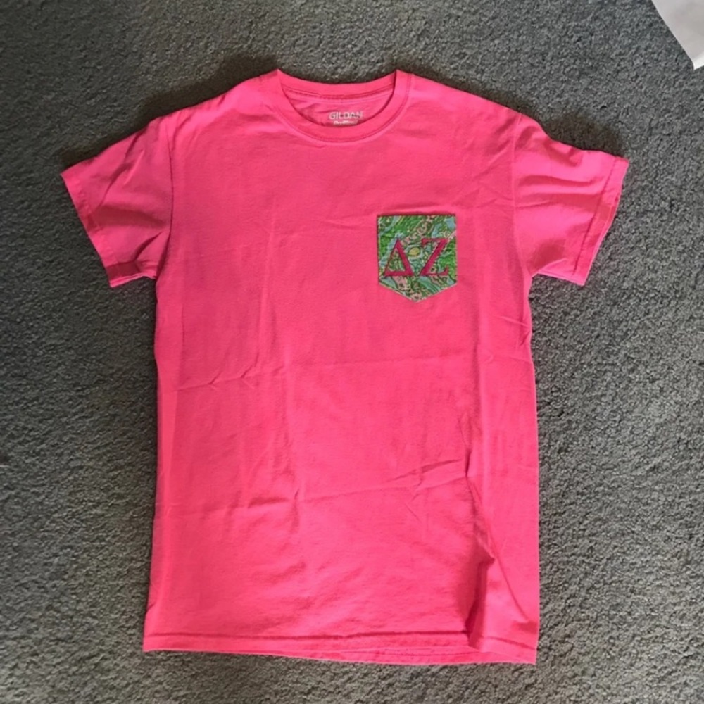 Lilly Pulitzer Delta Zeta Pocket Tee